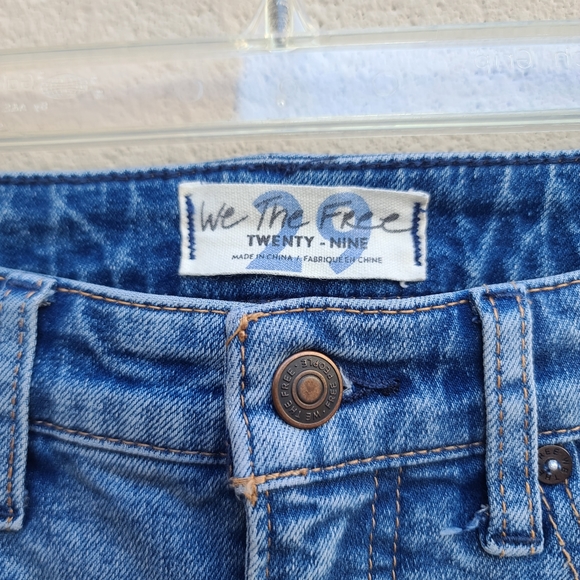 COPY - Free People | Curvy High Rise Straight Leg Jeans in Light Wash Blue Size… - Picture 5 of 12